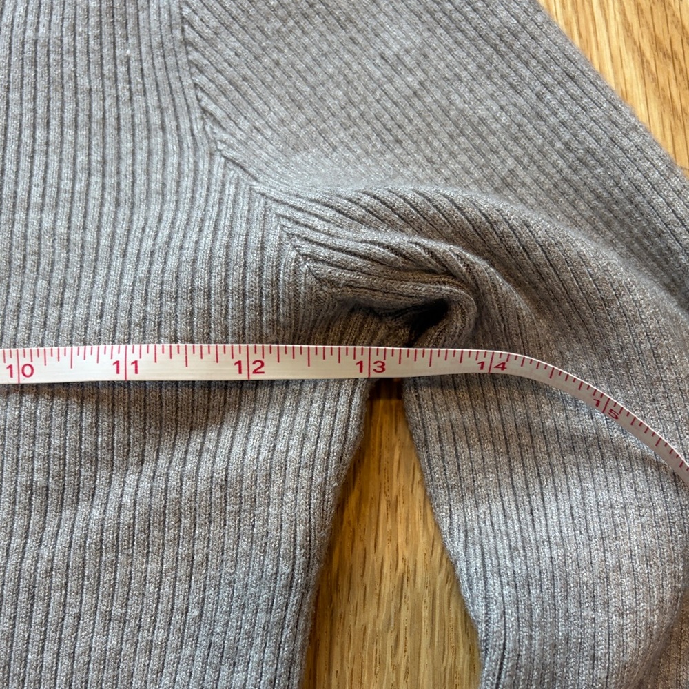 Gray Ribbed Long Sleeve Top - Picture 6 of 8
